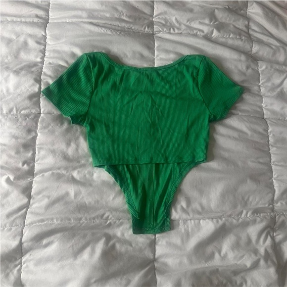 Timing Green Ribbed Button-Up Crop Top - Picture 2 of 4